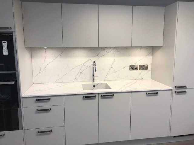Best Alaska Bianca Quartz Worktop
